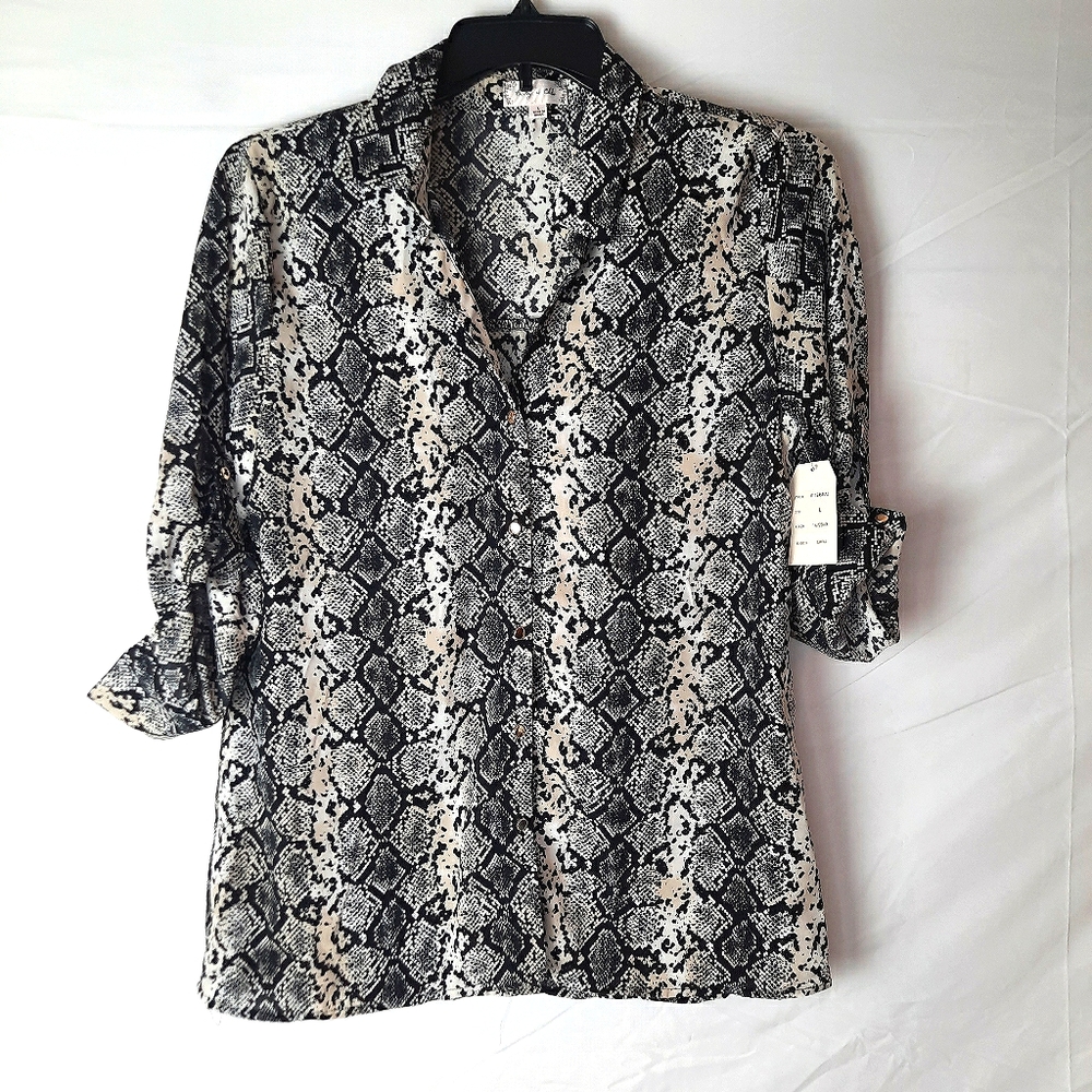 Bailey & Chloe Snake Print Top